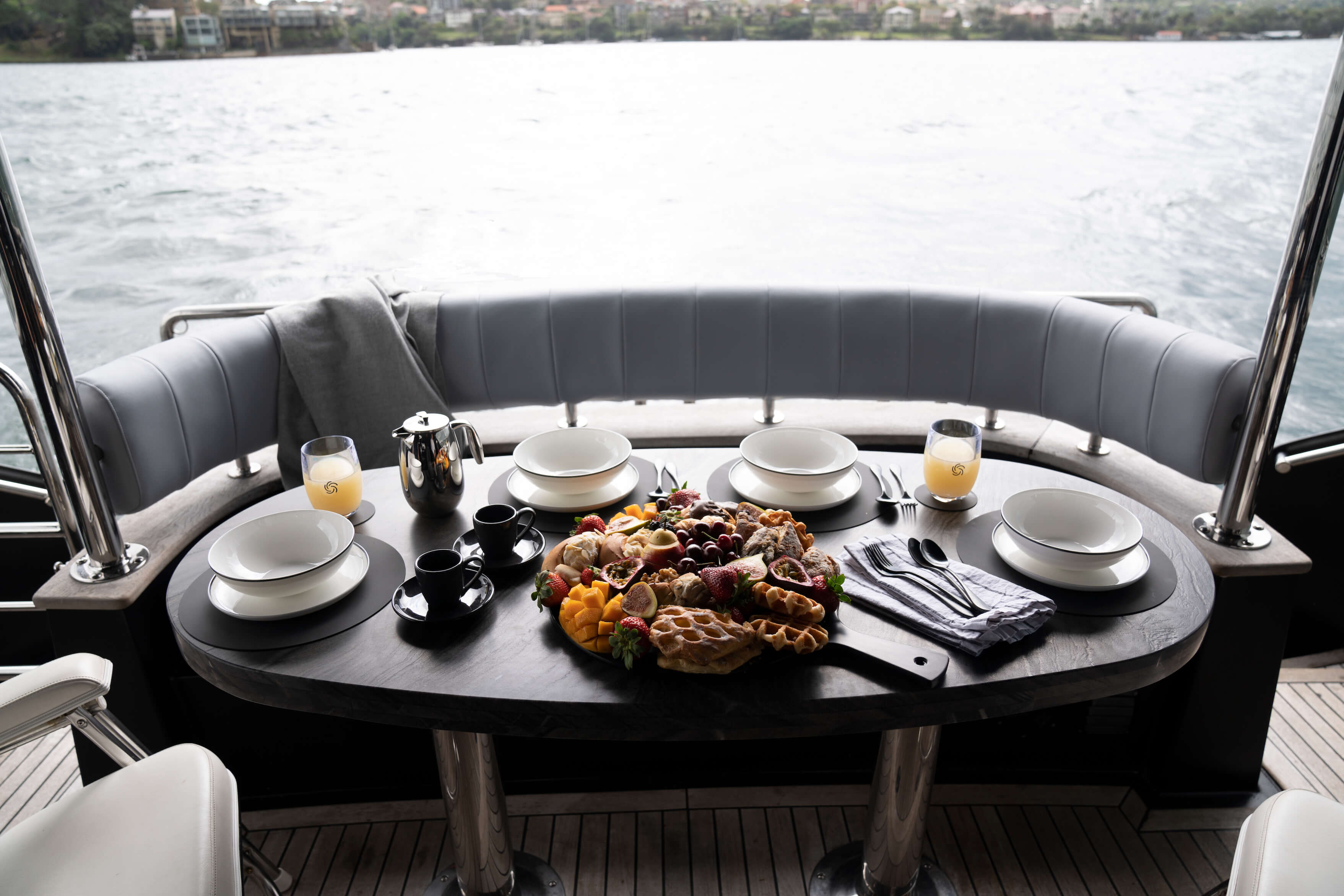 luxury boat hire