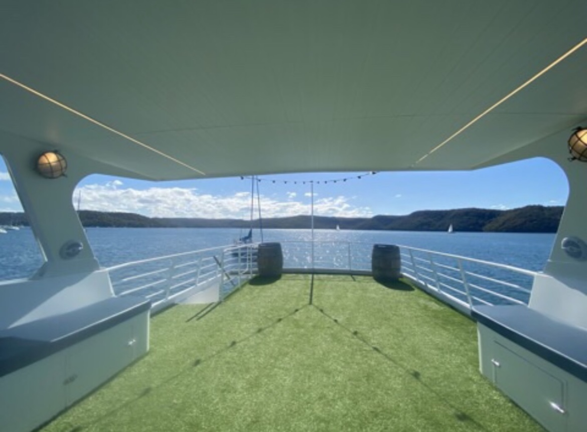 Pittwater hens party boat hire